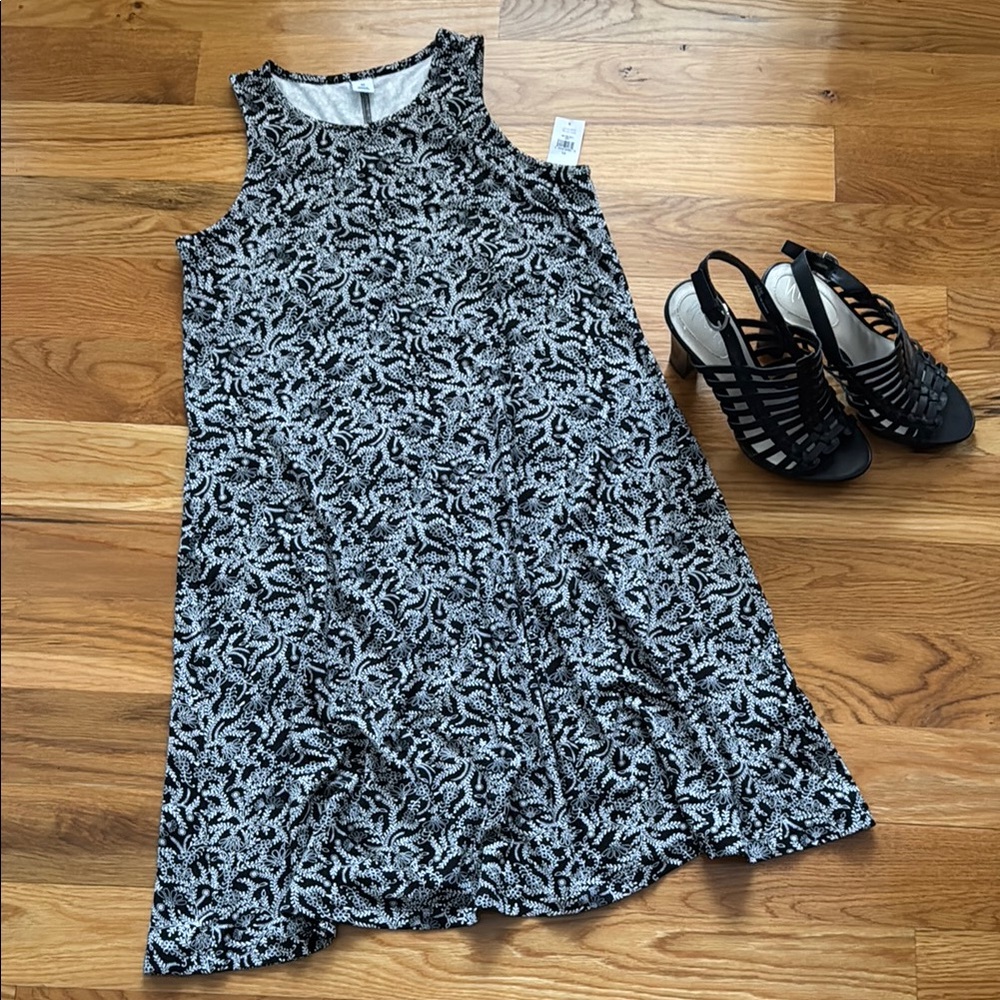 Old Navy Black and White Patterned Dress Size XS